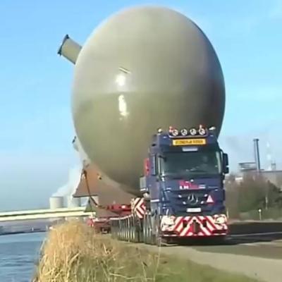 Chiếc container dài nhất 1km kỷ lục thế giới