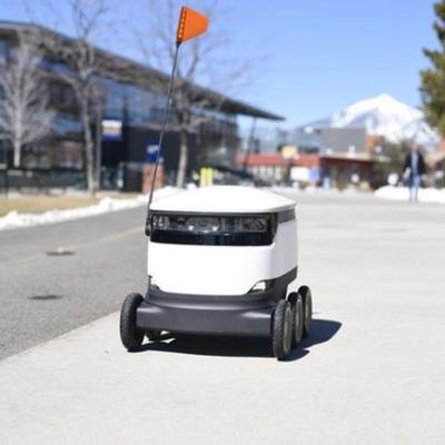 Robot giao hàng ngày càng nhiều trên đường phố Mỹ